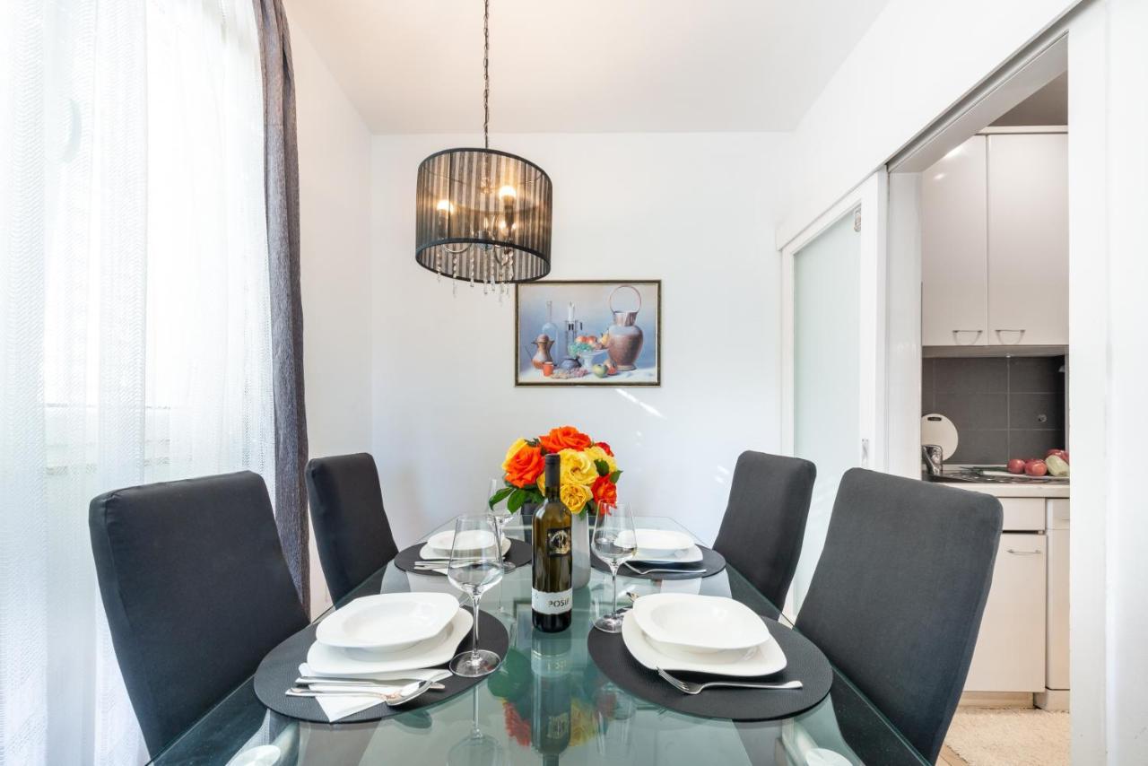 Sunset Free Parking Apartment